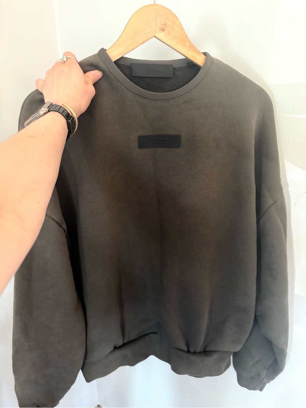 FEAR OF GOD ESSENTIALS Crewneck with pockets lined heavyweight sweatshirt